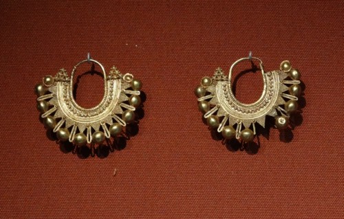 Gold open-work jewellery