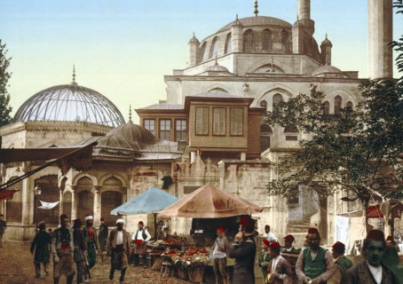 Mosque and street, Scutari, Constantinople, Turkey 1895