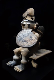 Terracotta statuette of a person of high rank from Colombia