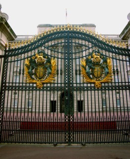 Exterior and gate of Buckingham palace