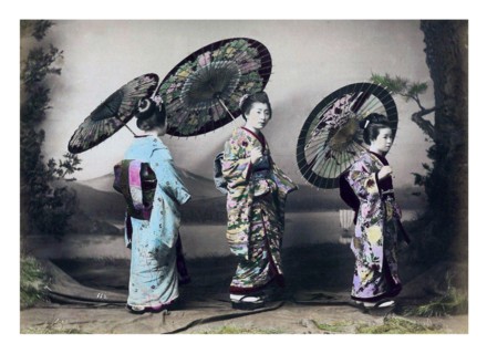 Hand-coloured photograph of Japanese women by Felice Beato