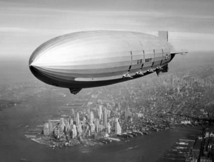 USS Airship the Macon, flying above New York City in 1933