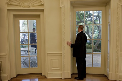 Secret Service Agent in Oval Office
