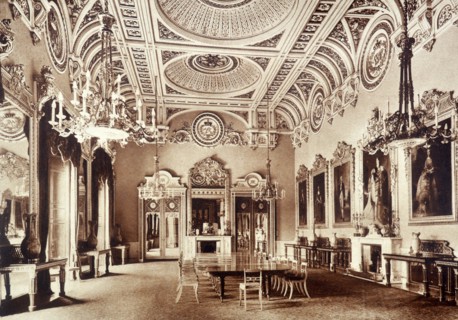 Dining room at Buckingham Palace, London 1940