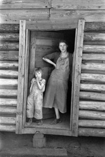 Photograph of a mother and child by Arthur Rothstein