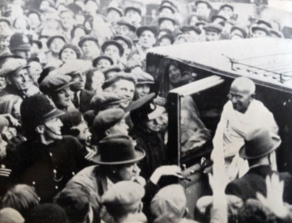 Mohandas Karamchand Gandhi (1869 – 1948), attends the Round Table Conference in London1931.