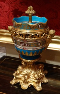 Soft-paste porcelain Ice-Cream cooler from France