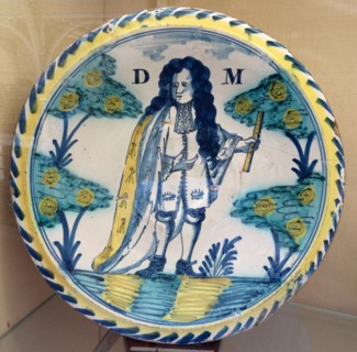 Tin-glazed earthenware dish