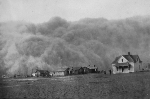 Dust storm approaching Stratford