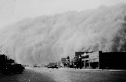 Dust storm approaching Stratford