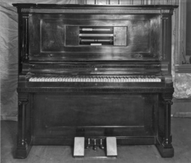 Photograph of a silent piano