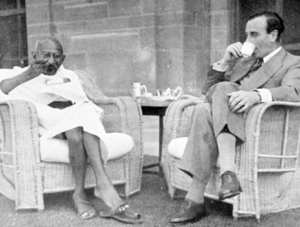 Breakfast meeting between Mahatma Gandhi and Viceroy of India
