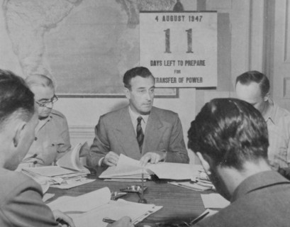administrators meet with Lord Mountbatten Viceroy of India