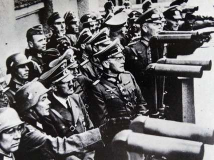 Hitler views the advance by the German army on the Polish capital city of Warsaw 1939