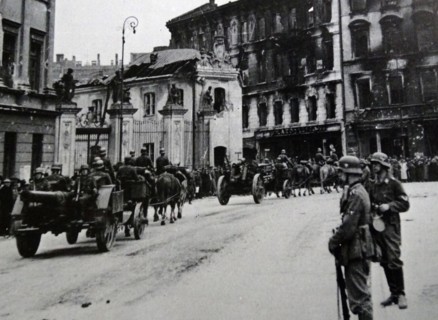 German army enters Warsaw