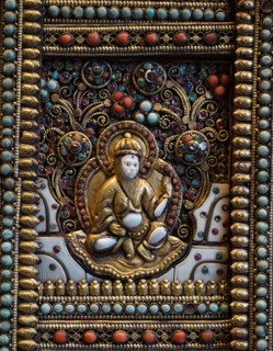 Altar screen of metal