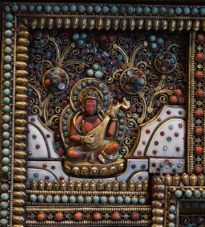 Altar screen of metal
