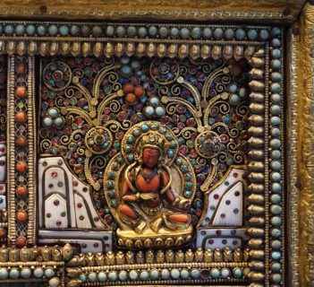 Altar screen of metal