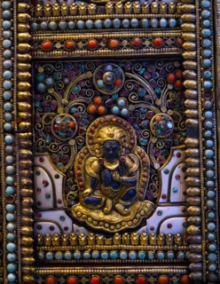 Altar screen of metal