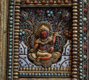 Altar screen of metal