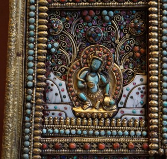 Altar screen of metal