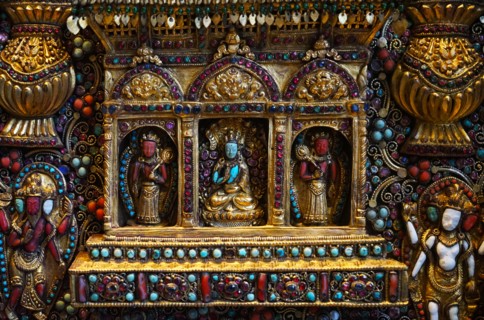 Altar screen of metal