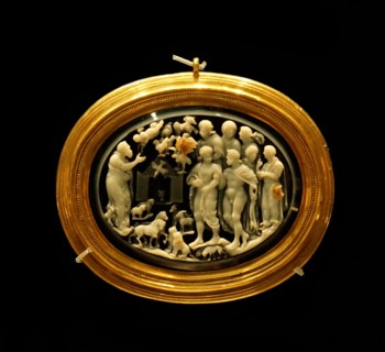 Noah Cameo made from Onyx and Gold