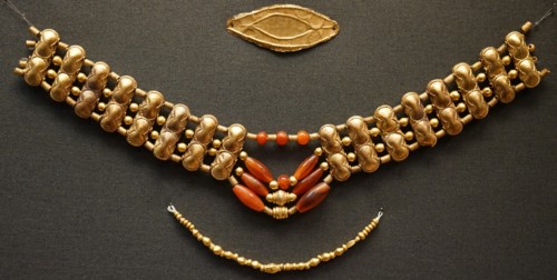 Gold and Cornelian necklace