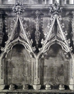 the rear wall of the feretory