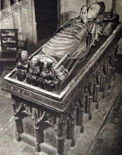 the effigy of William of Wykeham