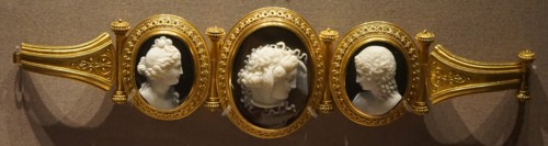 19th Century Italian Cameo jewellery