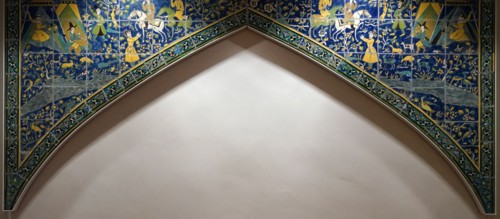 Tiled spanrel painted in cuerda seca technique
