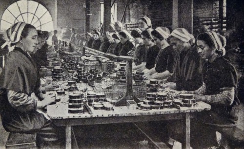 Print of a tinning factory in Brittany