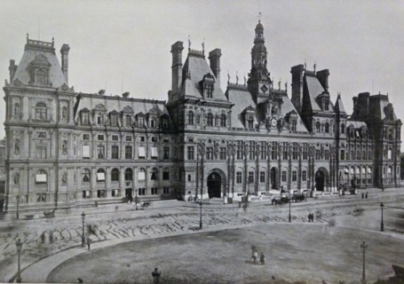 The Hôtel de Ville in Paris