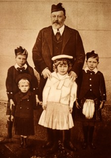 King Edward VIII with his Grandchildren