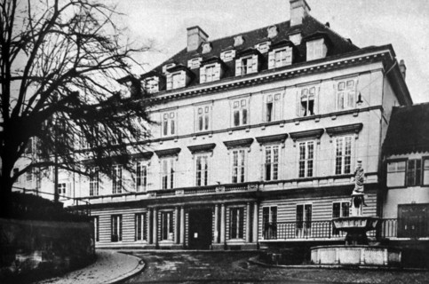 the exterior of the Bank for International Settlements