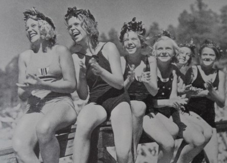 Swimmers at Flatenbadet