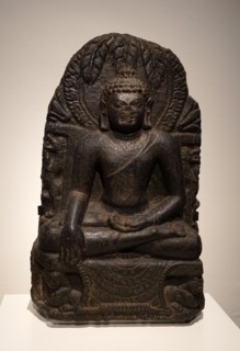 Statue in stone depicting the Buddha Shakyamuni