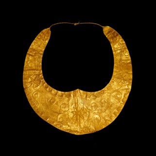 Ceremonial Lalambagi gold necklace