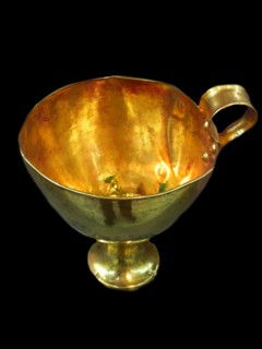 Gold kylix with one handle