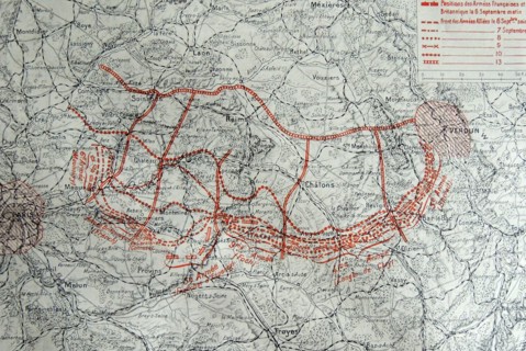 Map showing the progressive positions the French and British forces