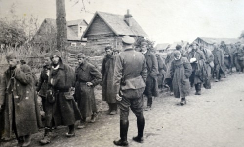 German army postcard showing Russian prisoners of war captured by the German army, 1942