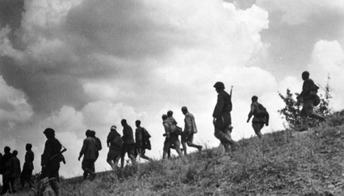 German army postcard showing Russian prisoners of war captured by the German army, 1942