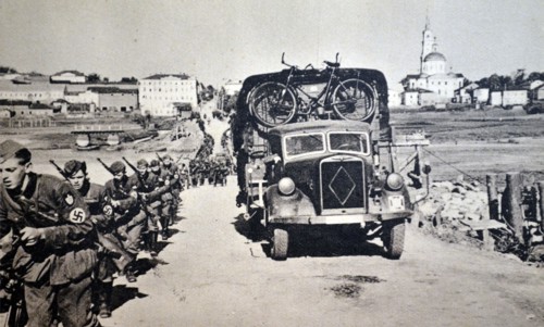 German army postcard showing the advance of a motorised column into Russia. 1942