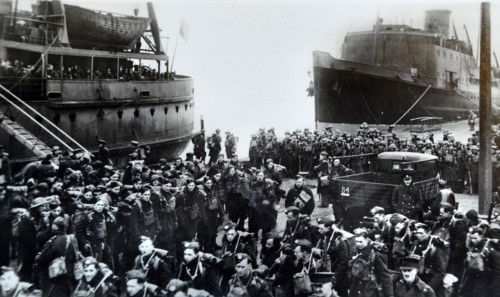 British soldiers arrive to take part in the battle of France 1940