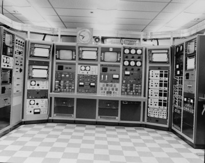 Experimental control panel for Uranium and plutonium experiments