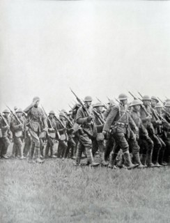 American infantry on the move during WWI