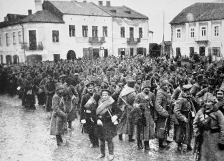 Russian troops in Warsaw during WWI 1915