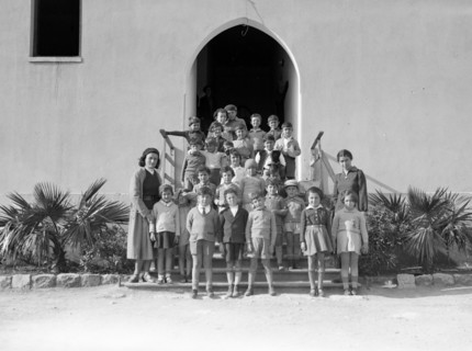 Photograph of Jewish school children in Palestine