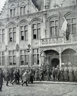 Photograph of King Albert I of Belgium meeting with President Raymond Poincaré